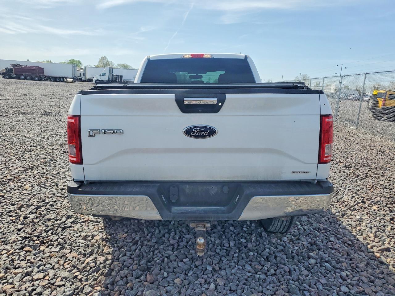 2016 Ford F150 Super Cab - Image 6