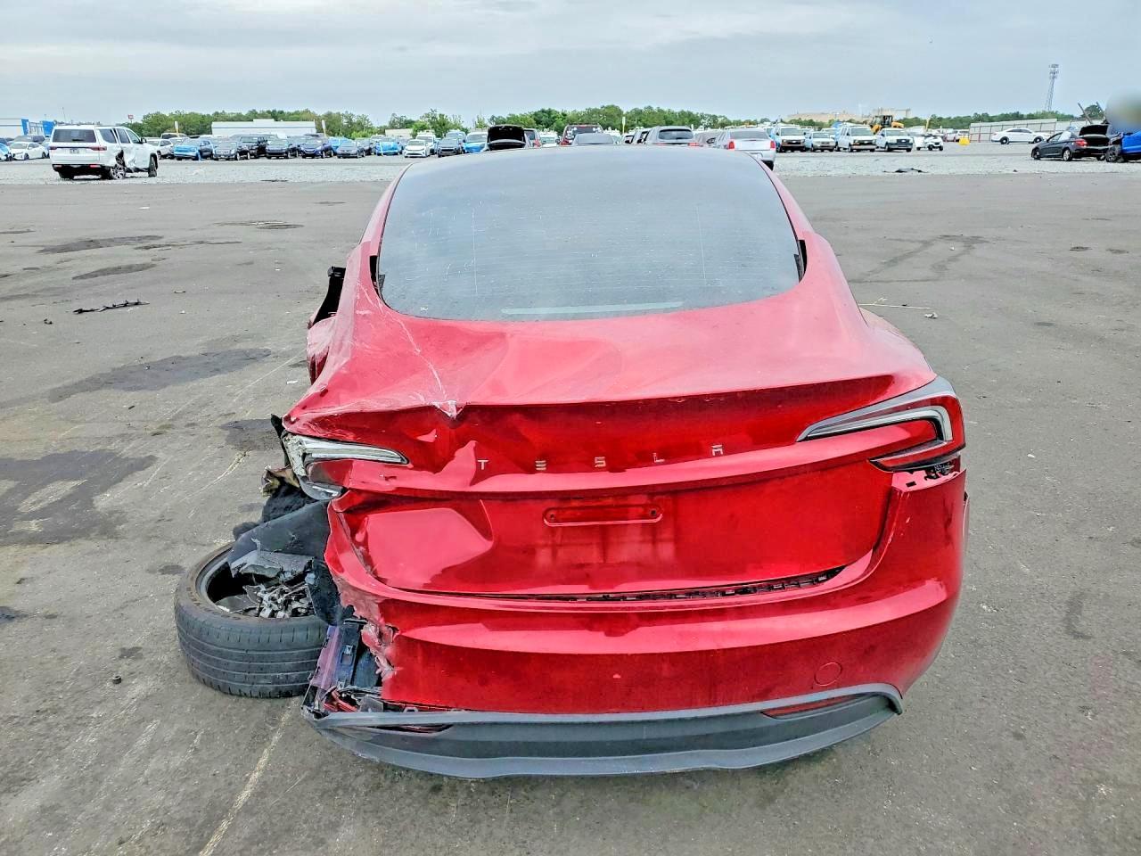 2025 Tesla Model 3 - Image 6