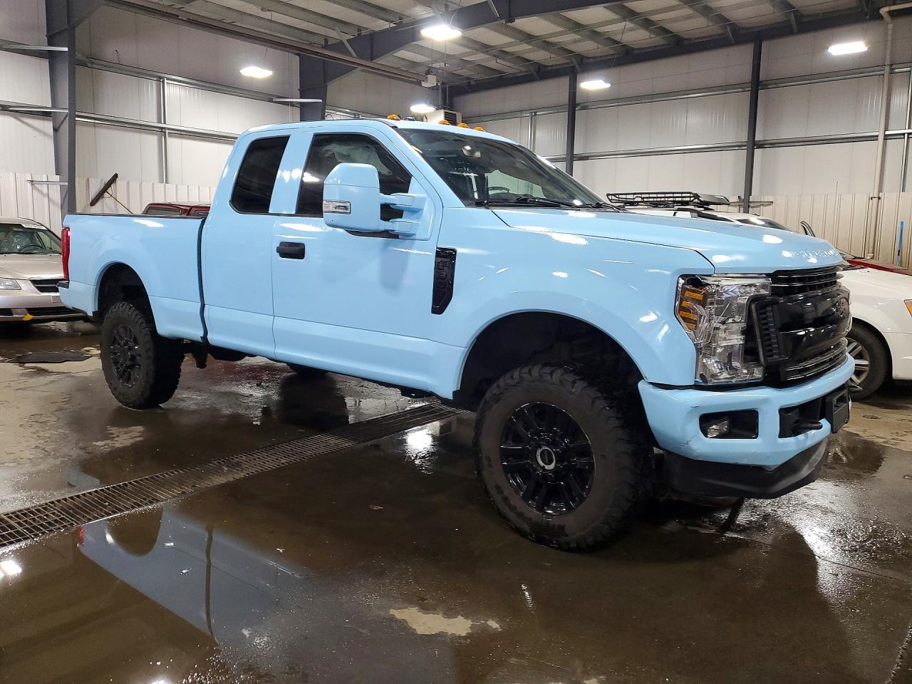 2019 Ford F350 Super Duty - Фото 4