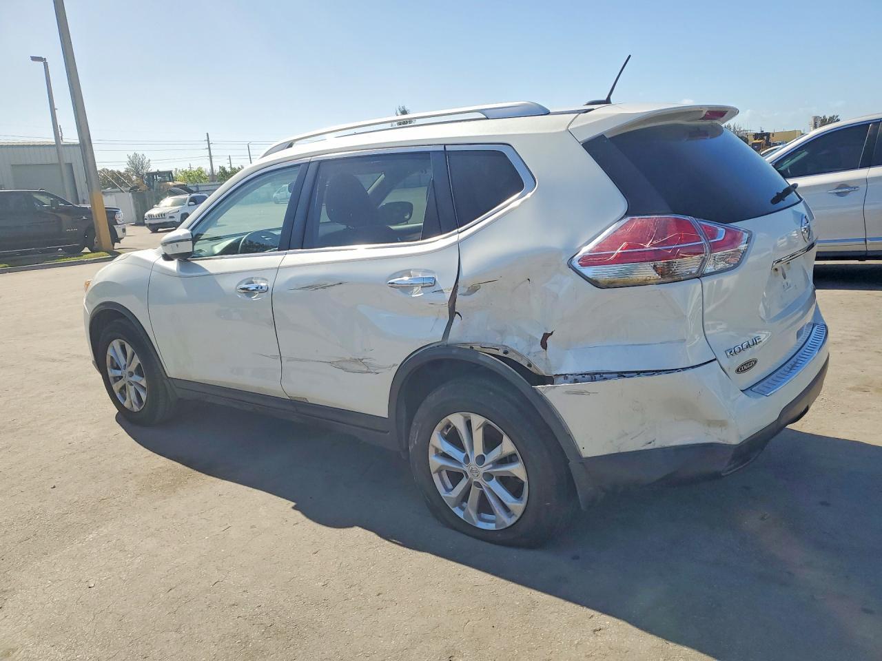 2016 Nissan Rogue Sv - Image 2