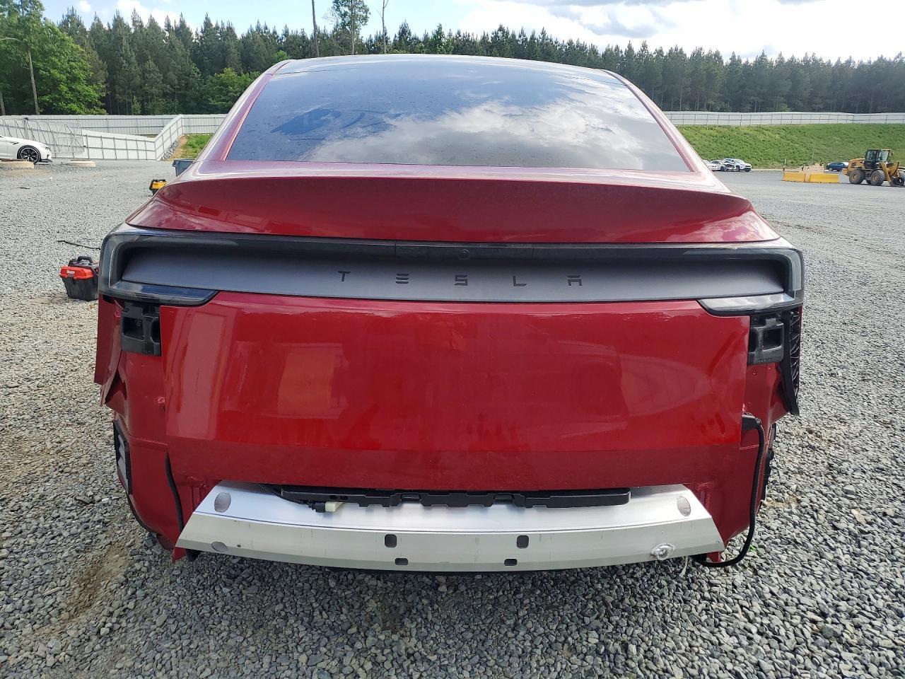 2026 Tesla Model Y - Фото 6