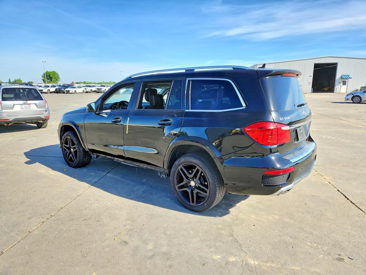 2015 Mercedes-Benz Gl 550 4Matic - Image 2