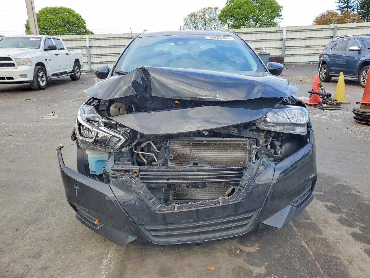 2021 Nissan Versa Sv - Image 5