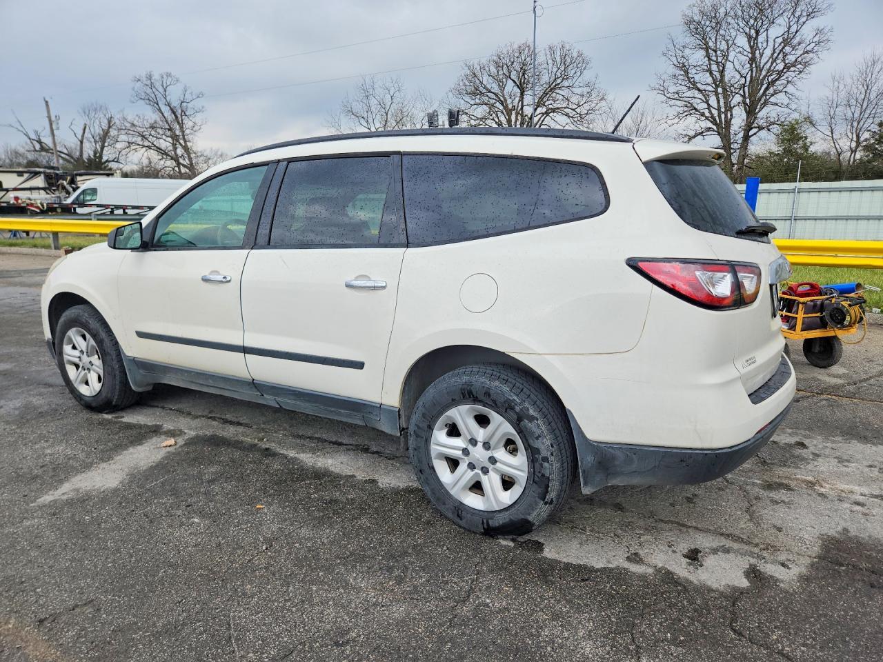2014 Chevrolet Traverse Ls - Image 2
