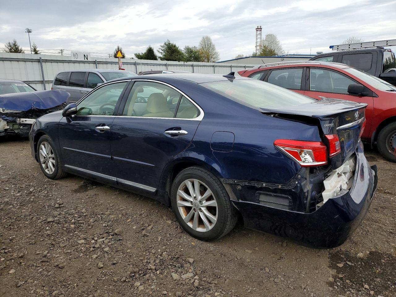 2012 Lexus Es 350 - Image 2