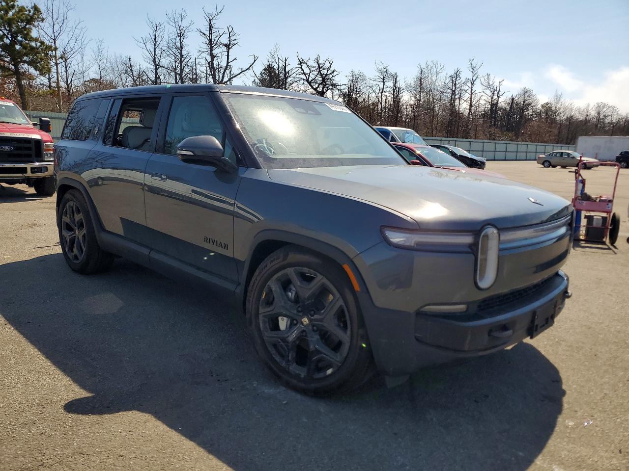 2025 Rivian R1S Adventure - Image 4