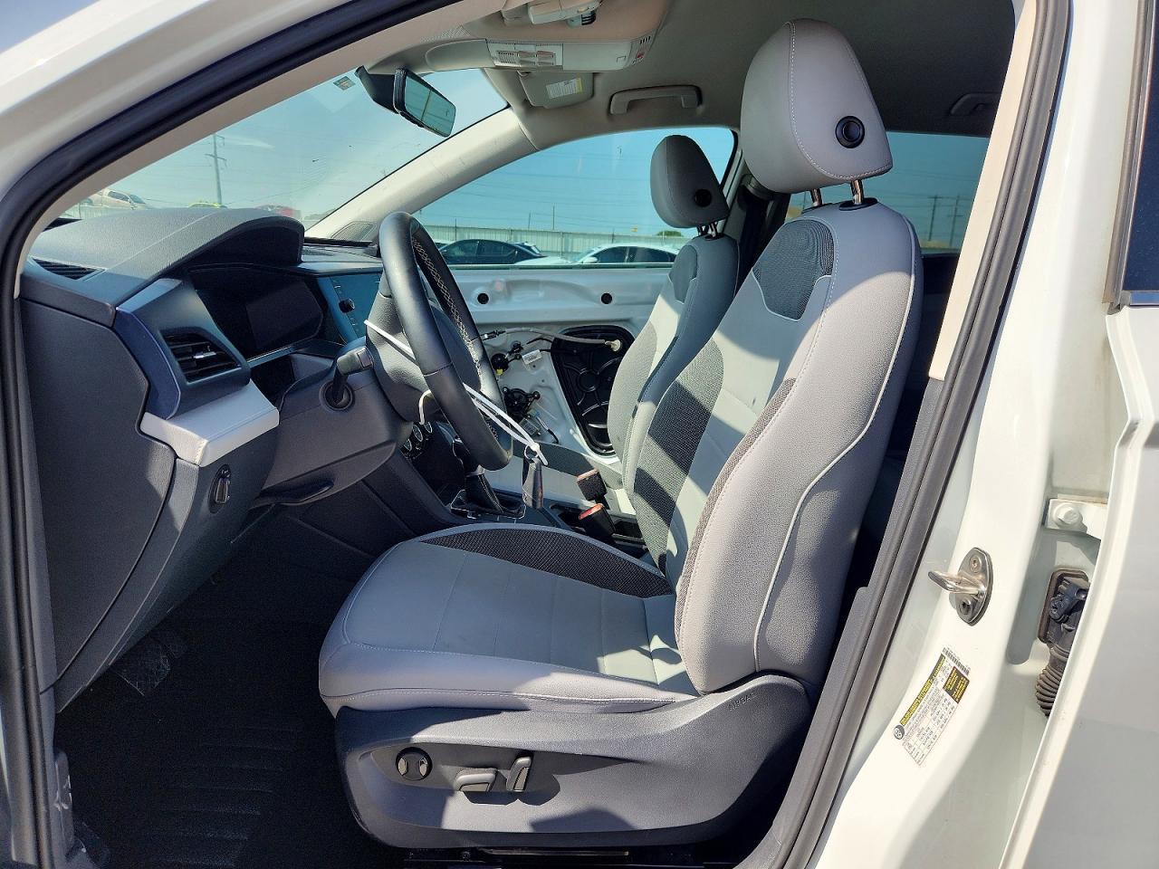 2024 Volkswagen Taos Se - Image 7