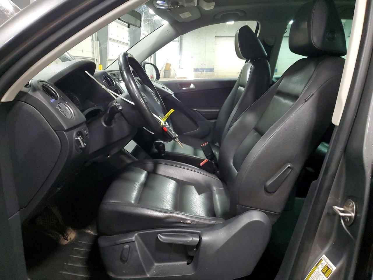 2013 Volkswagen Tiguan S - Image 7