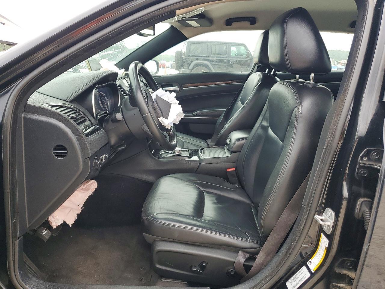 2015 Chrysler 300 Limited - Image 7