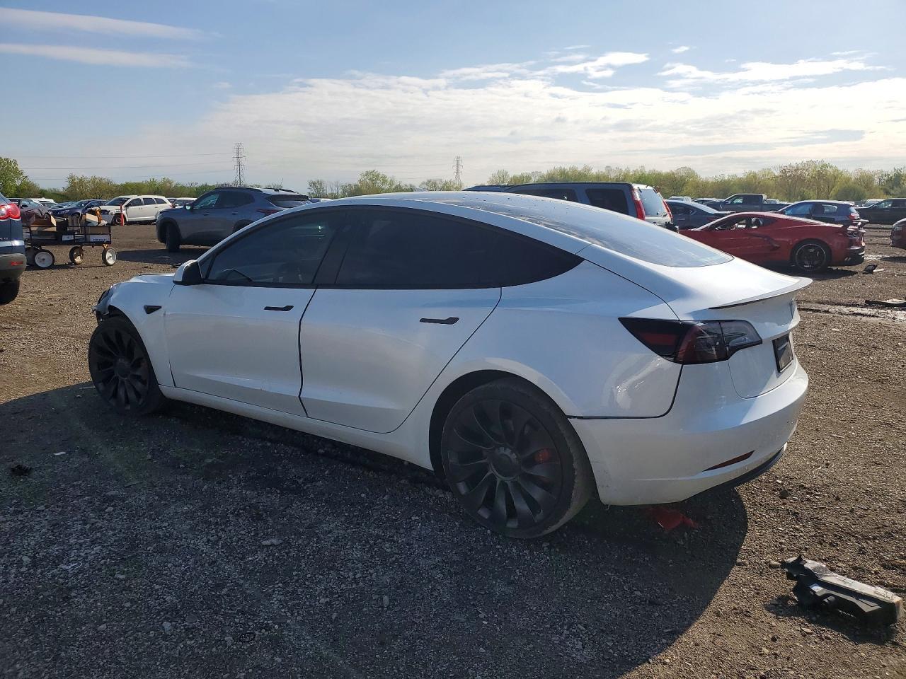 2023 Tesla Model 3 - Фото 2