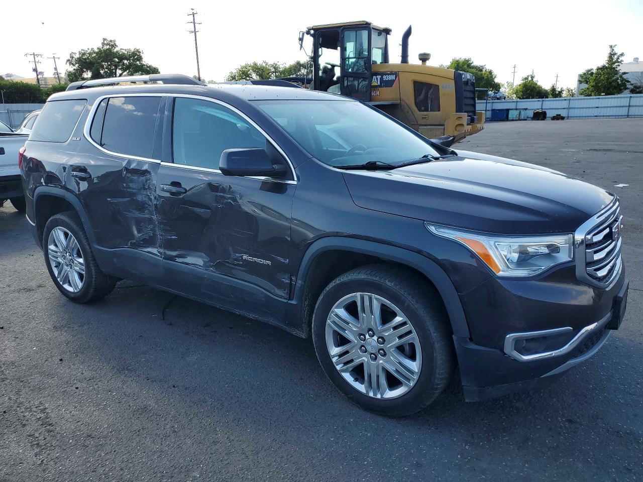 2017 GMC Acadia - Image 4