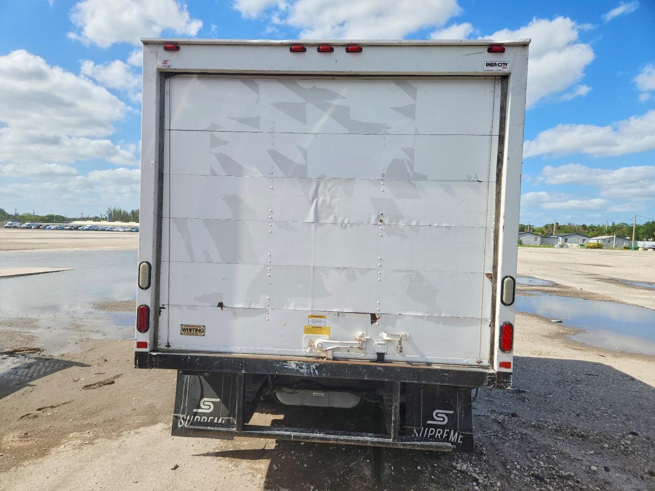 2017 Ford E350 Box Truck - Фото 6