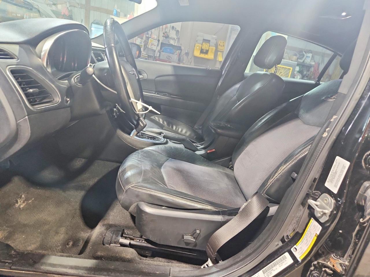 2012 Chrysler 200 S - Image 7