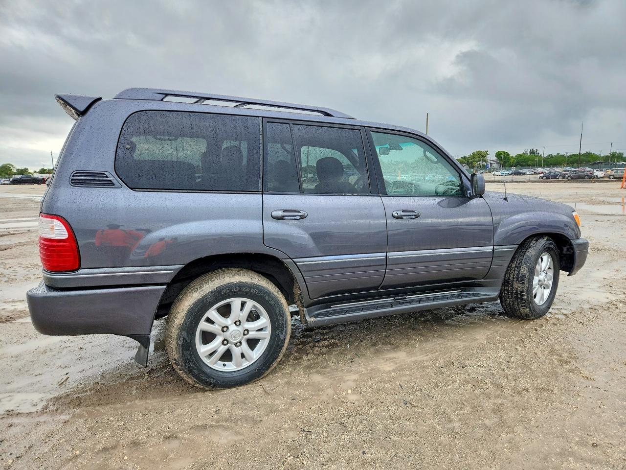 2004 Lexus Lx 470 - Image 3