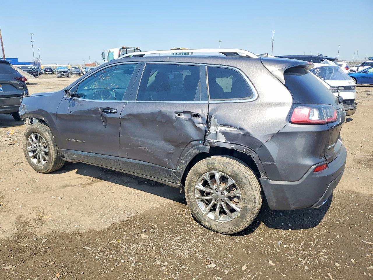 2019 Jeep Cherokee Latitude Plus - Фото 2