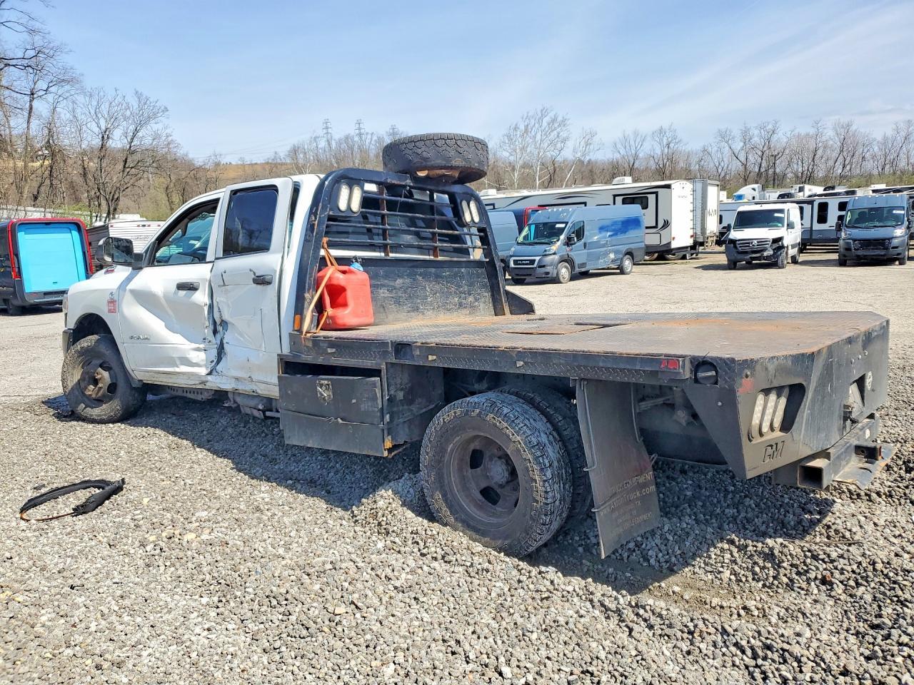 2020 Ram 3500 Flatbed Truck - Фото 2