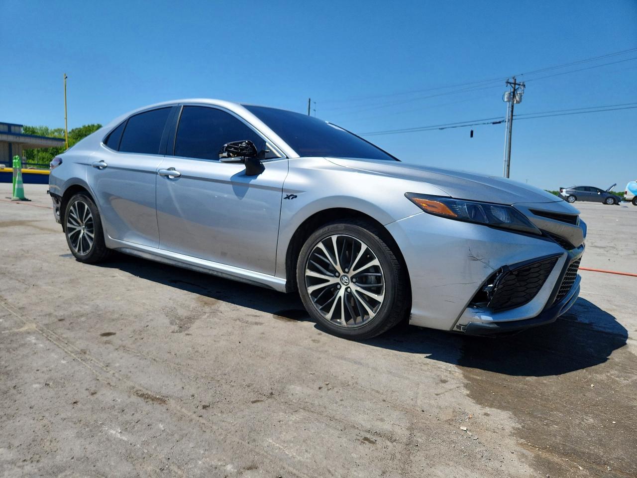 2023 Toyota Camry Se - Image 4