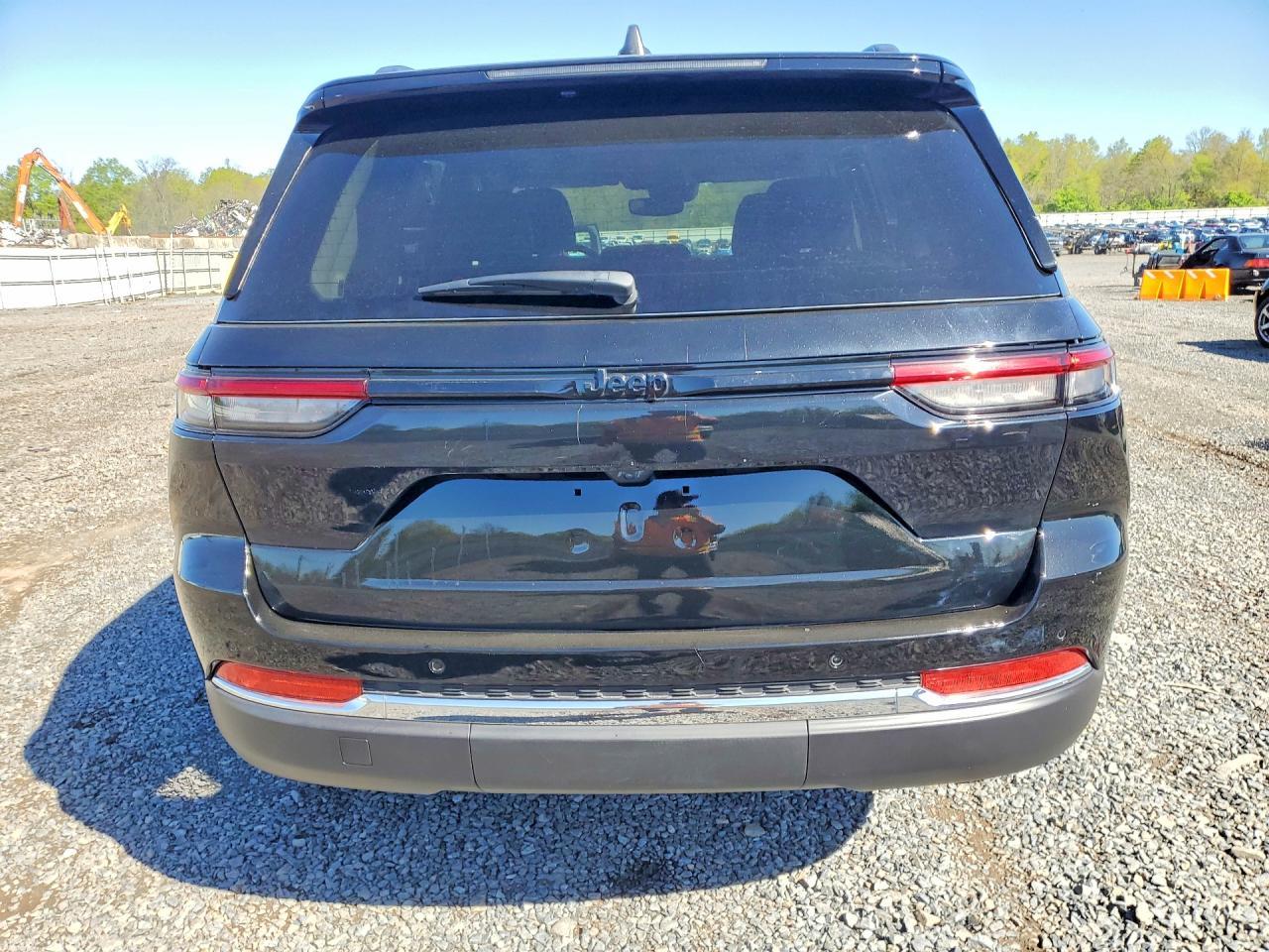 2023 Jeep Grand Cherokee Limited - Image 6