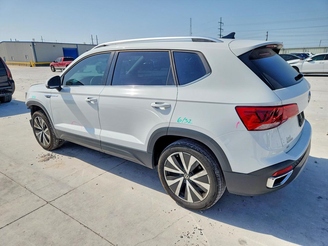2024 Volkswagen Taos Se - Image 2