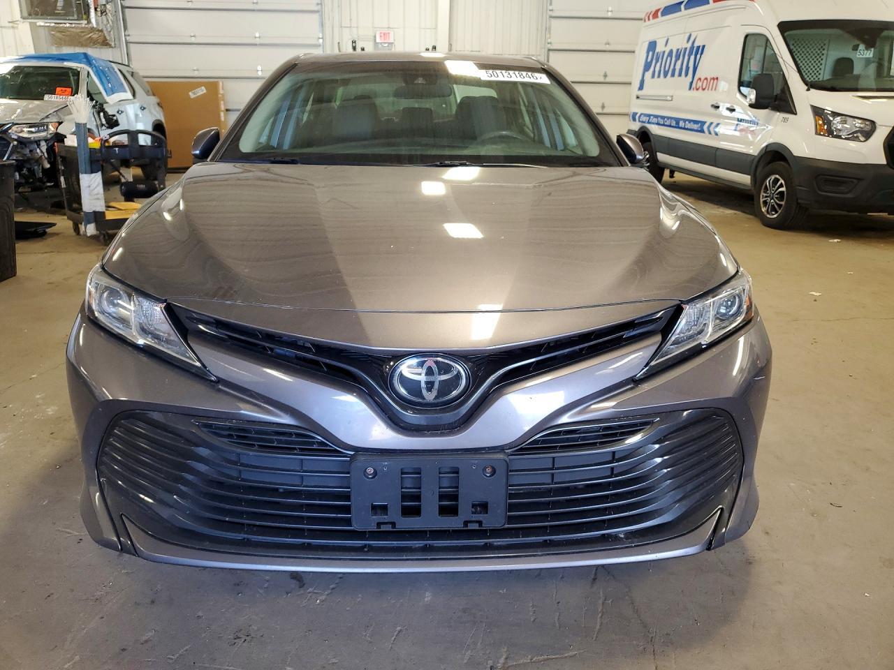 2018 Toyota Camry Le - Фото 5