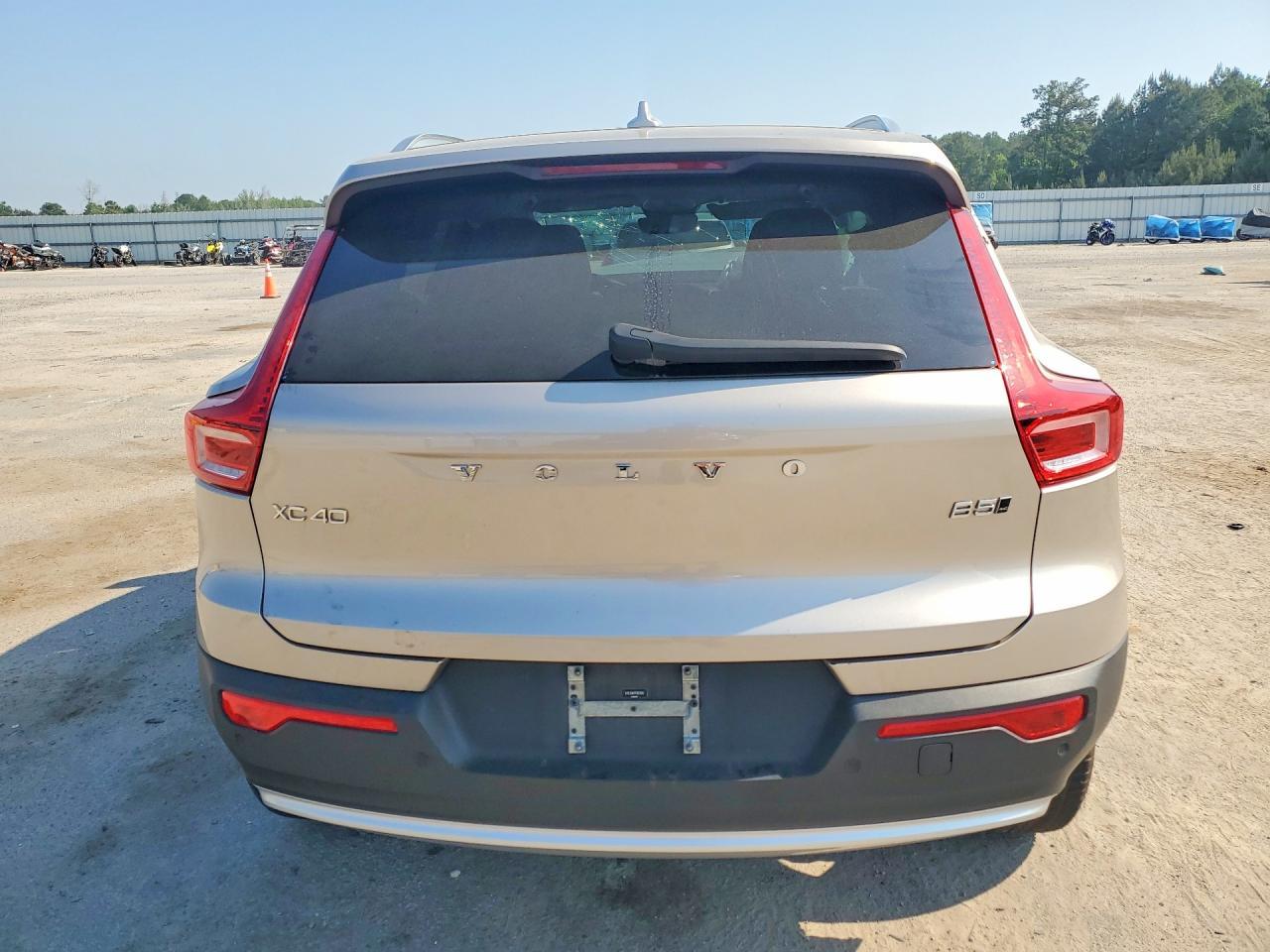 2023 Volvo Xc40 Plus - Image 6