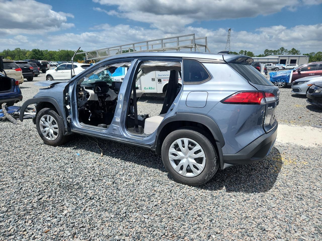 2022 Toyota Corolla Cross L - Image 2