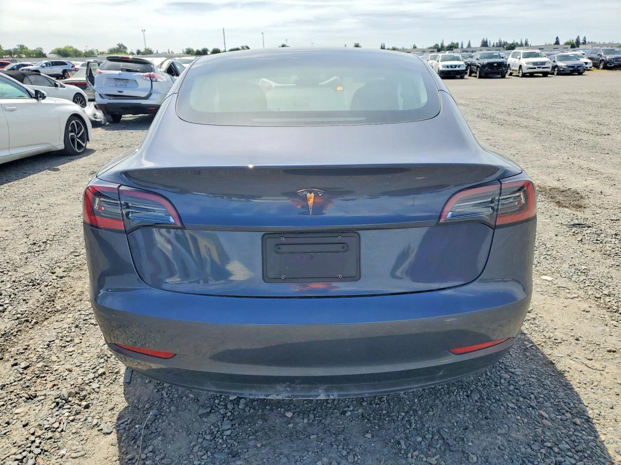 2023 Tesla Model 3 - Фото 6