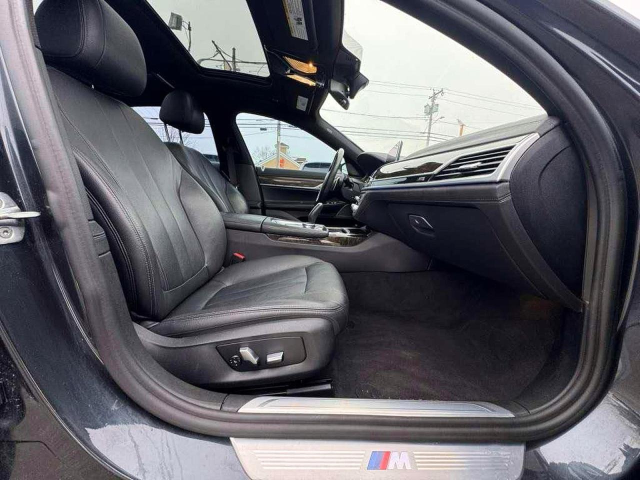 2019 BMW 740 I - Фото 5