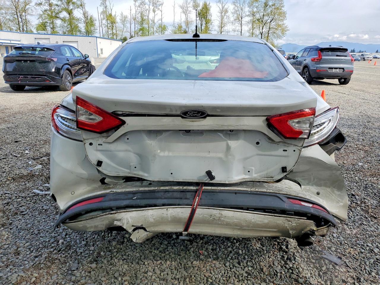 2015 Ford Fusion Se - Фото 6