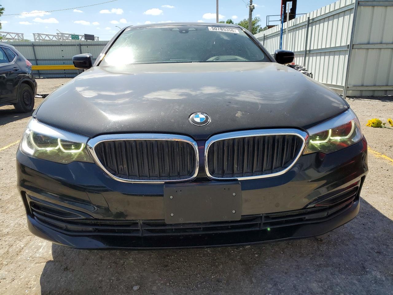 2019 BMW 530 I - Image 5