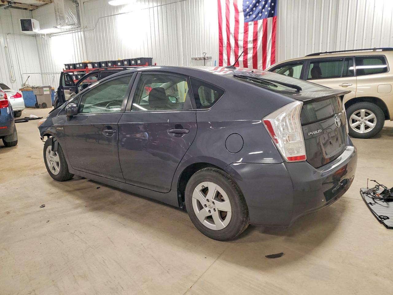 2010 Toyota Prius Ii - Image 2