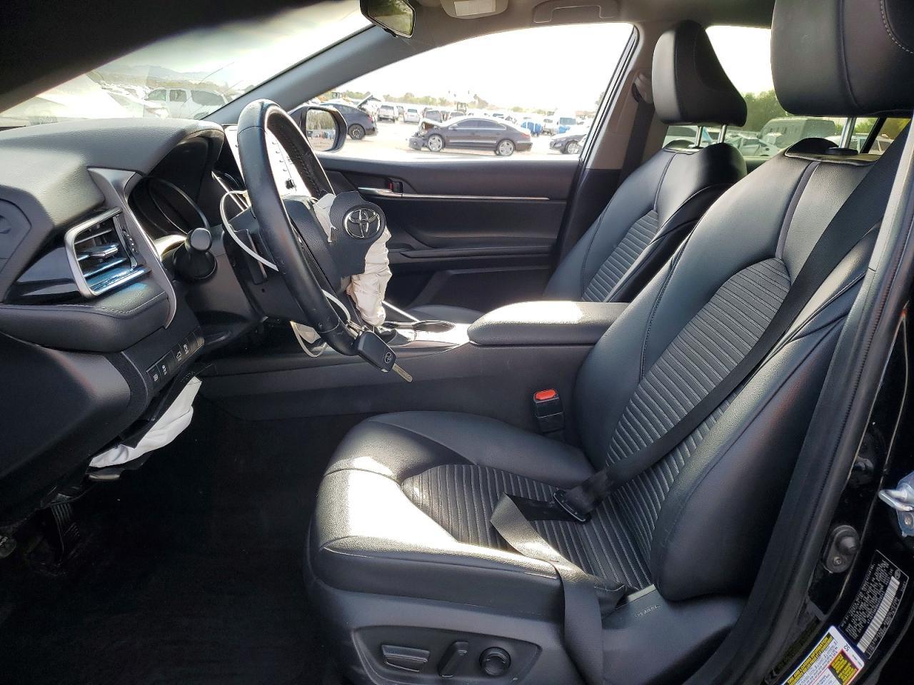 2022 Toyota Camry Se - Image 7