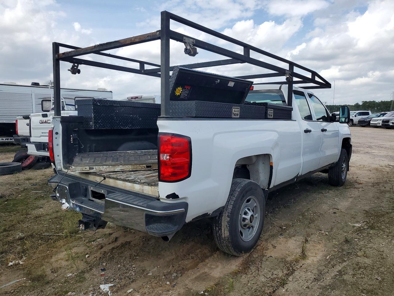 2019 Chevrolet Silverado C2500 Heavy Duty - Image 3