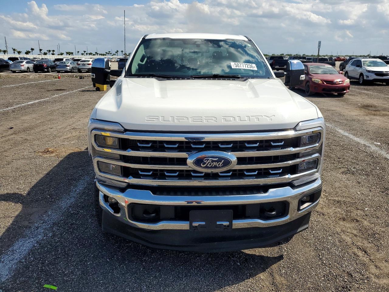 2025 Ford F250 Super Duty - Image 5