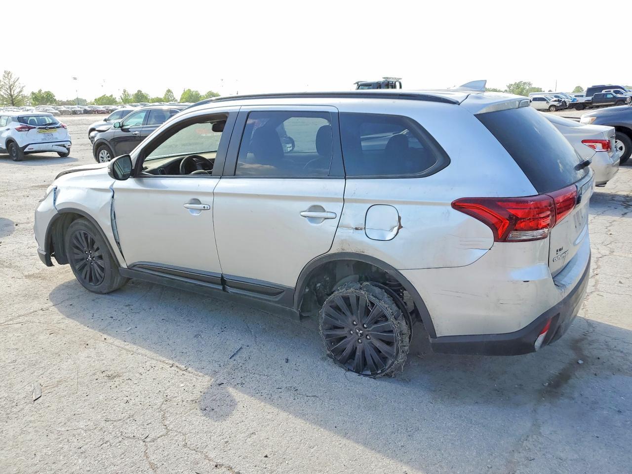 2020 Mitsubishi Outlander Se - Image 2