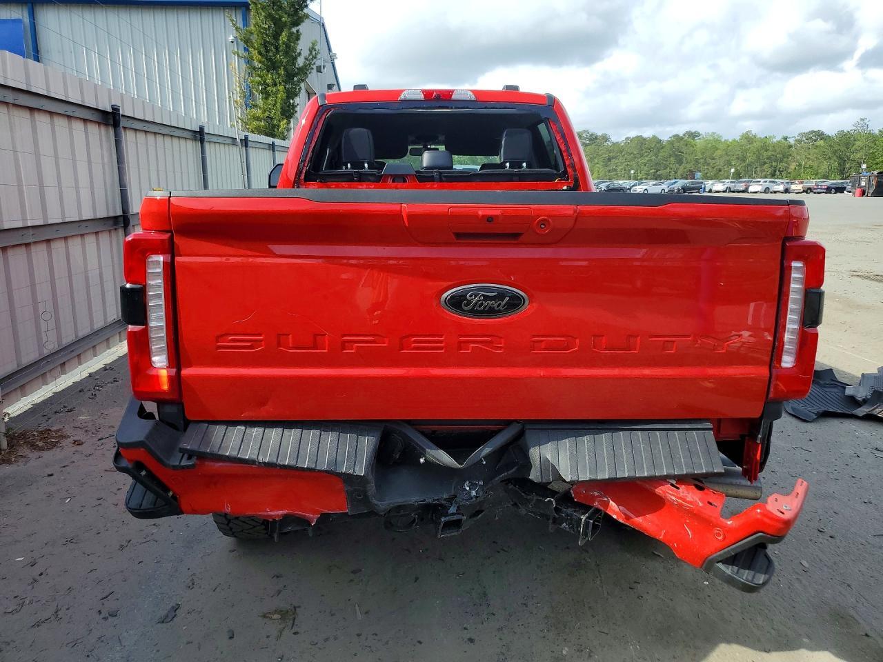 2025 Ford F250 Super Duty - Фото 6
