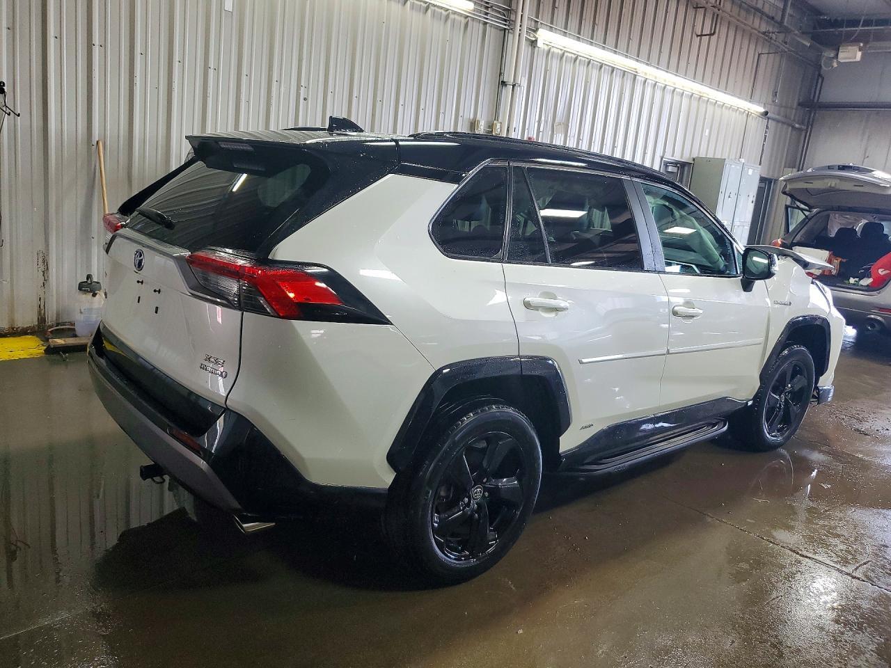 2021 Toyota Rav4 Xse - Фото 3