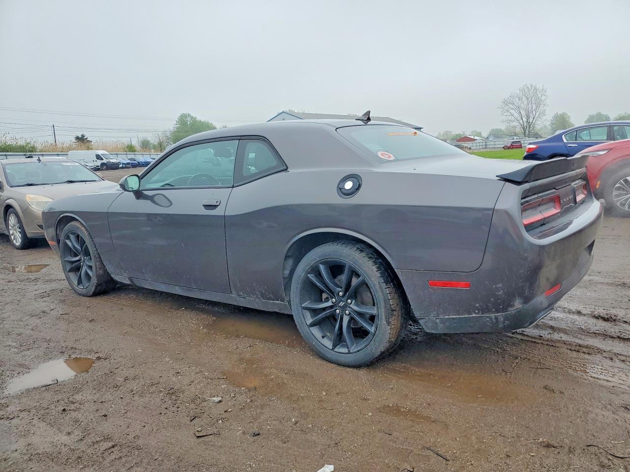 2017 Dodge Challenger Sxt - Фото 2