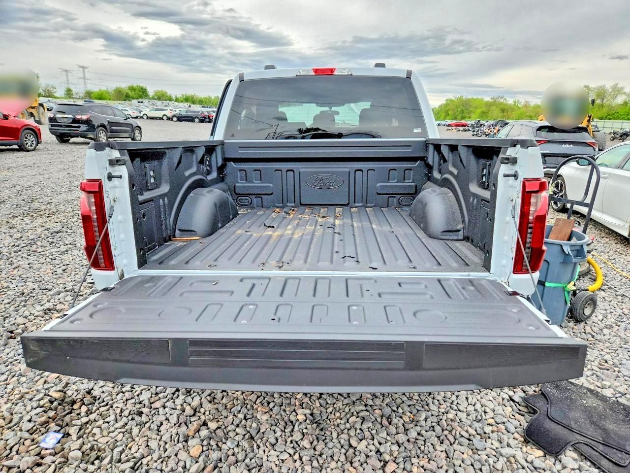 2025 Ford F150 Stx - Фото 6