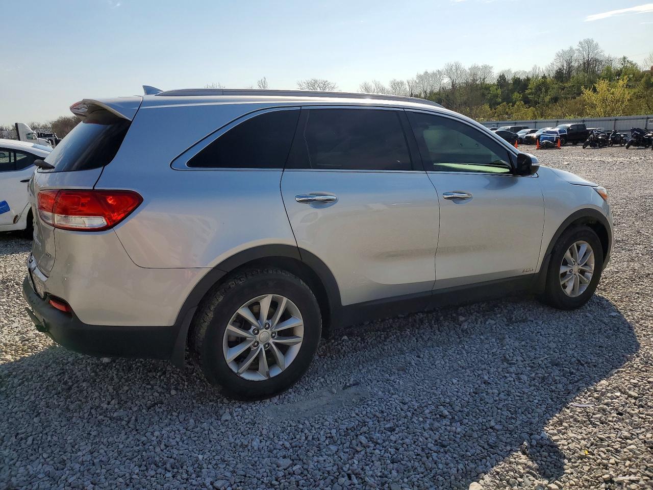2016 Kia Sorento Lx - Image 3