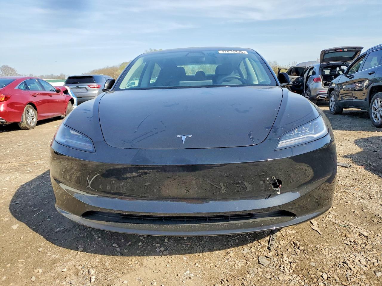 2025 Tesla Model 3 - Фото 5
