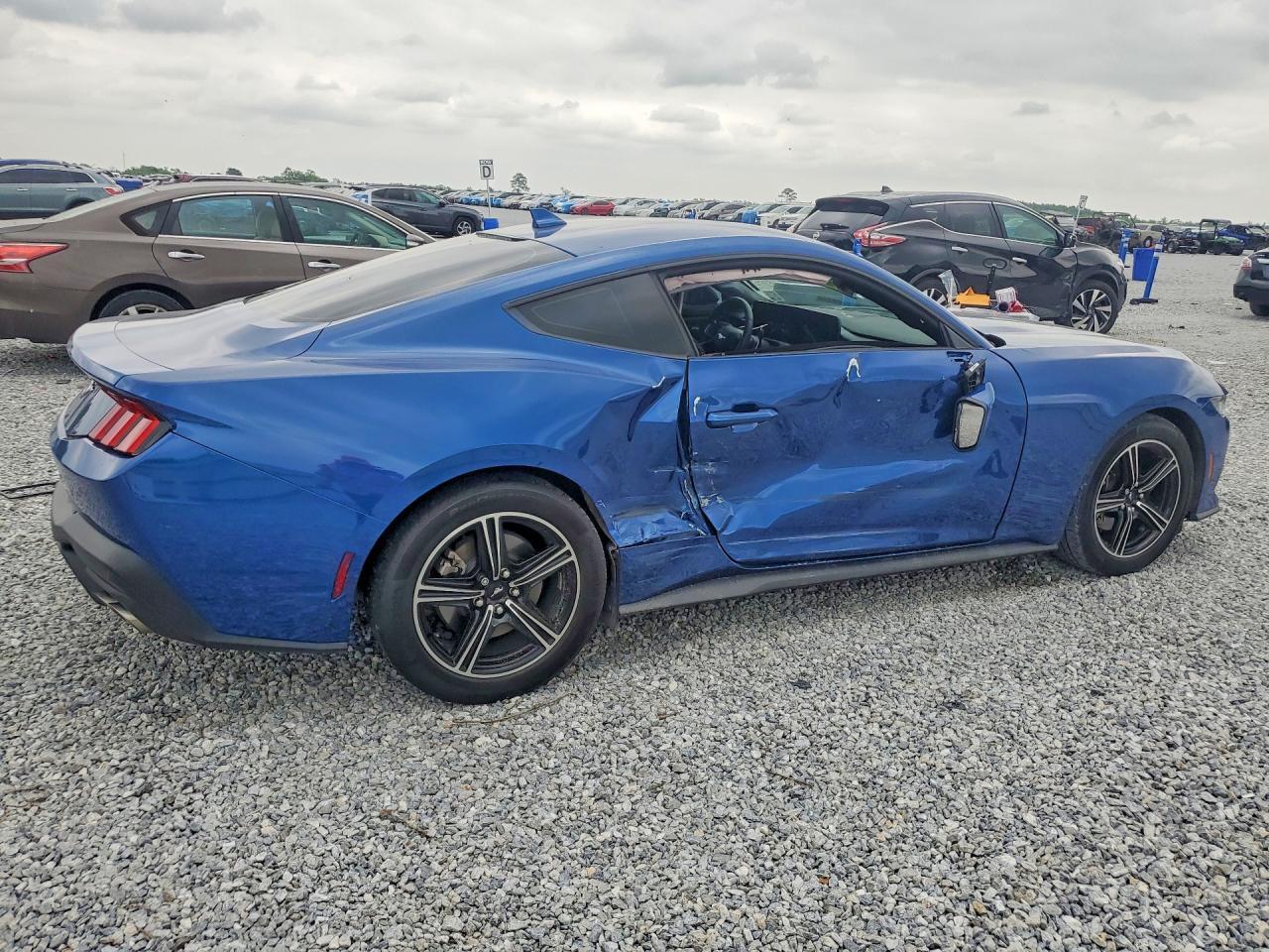 2024 Ford Mustang - Фото 3