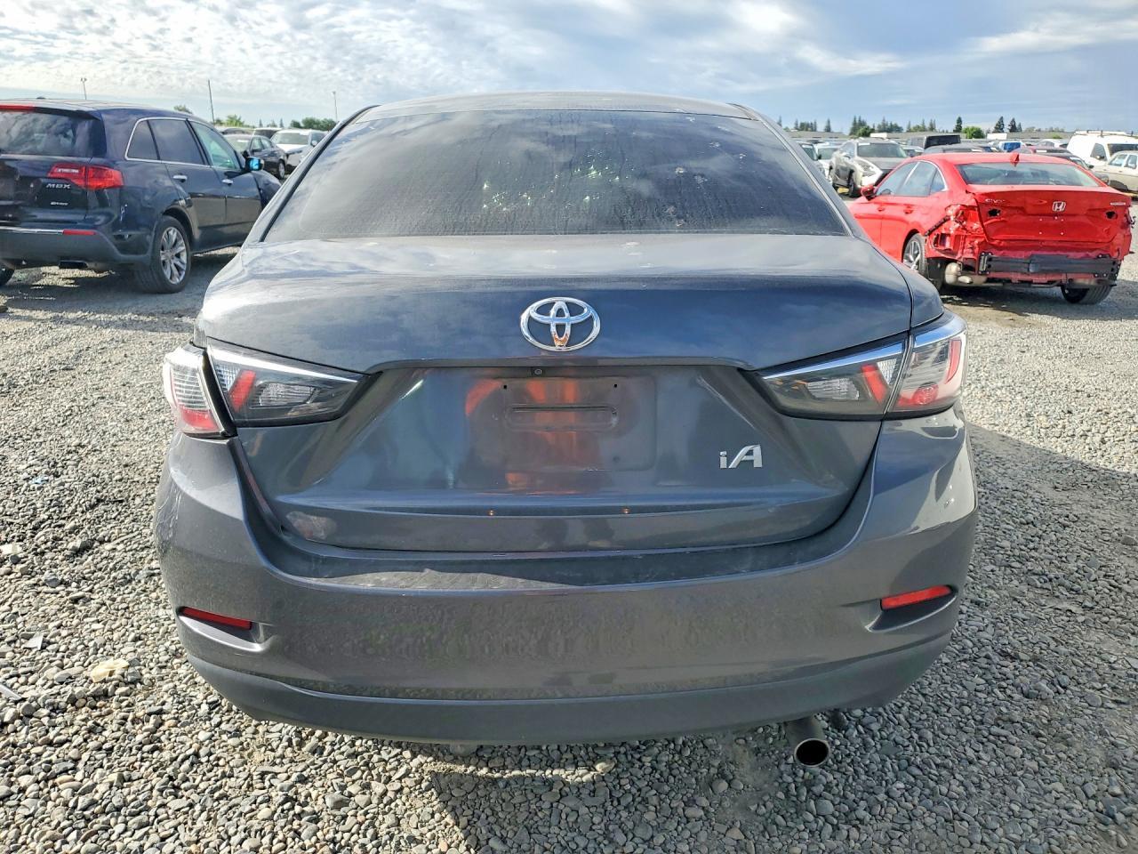 2018 Toyota Yaris Ia Base - Image 6