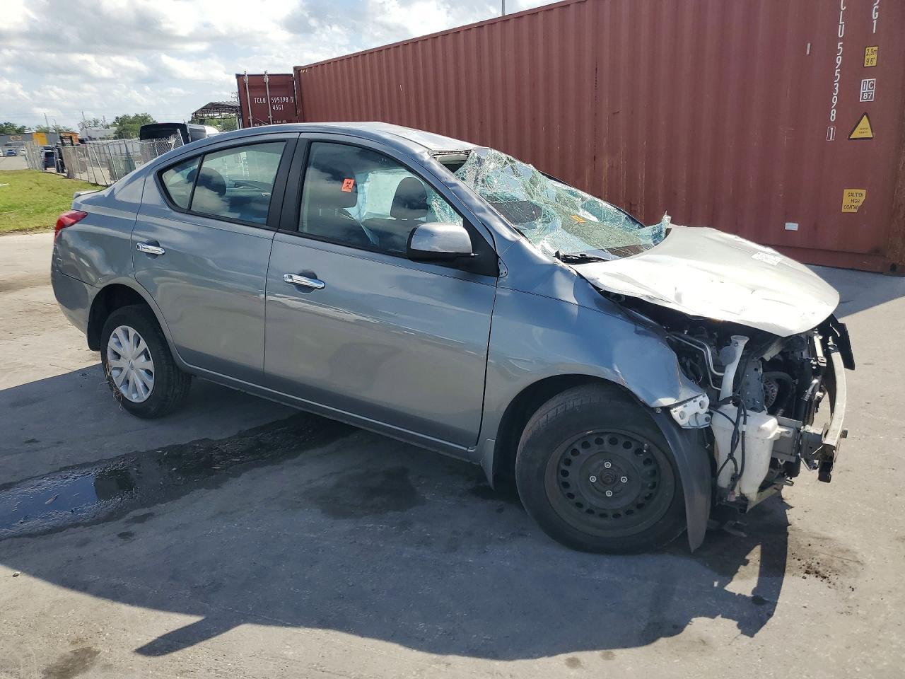 2012 Nissan Versa 1.6 S - Фото 4