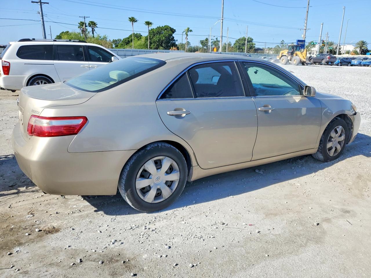 2007 Toyota Camry Le - Фото 3