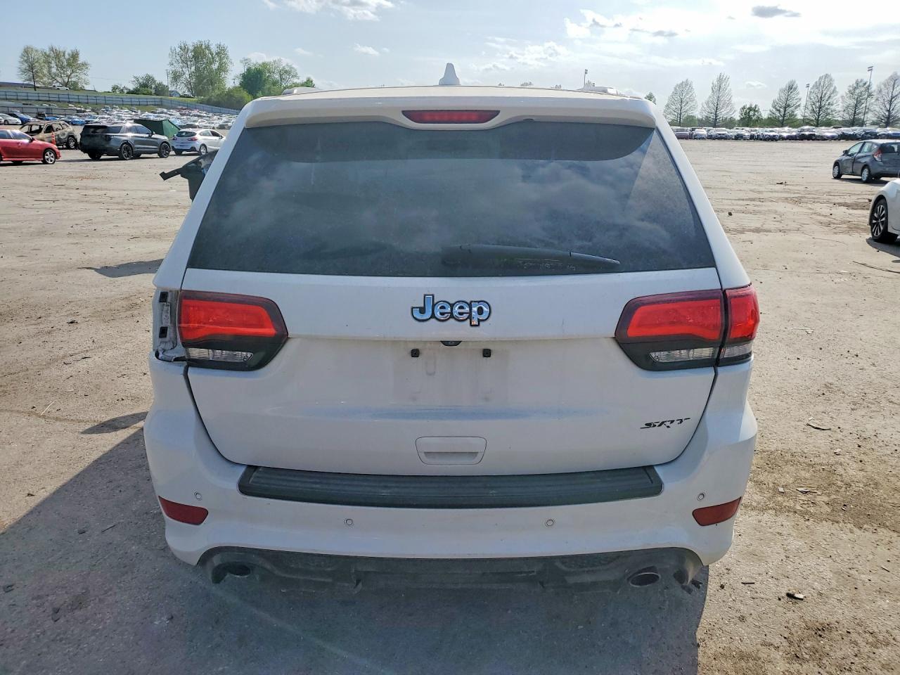 2015 Jeep Grand Cherokee Srt-8 - Image 6