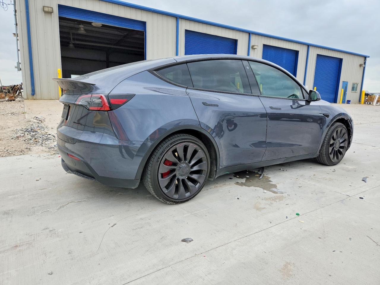 2023 Tesla Model Y - Фото 3