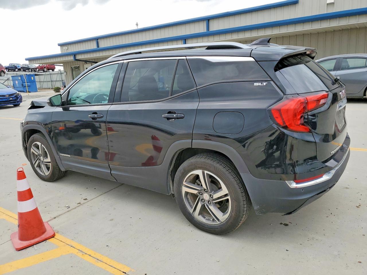 2018 GMC Terrain Slt - Image 2