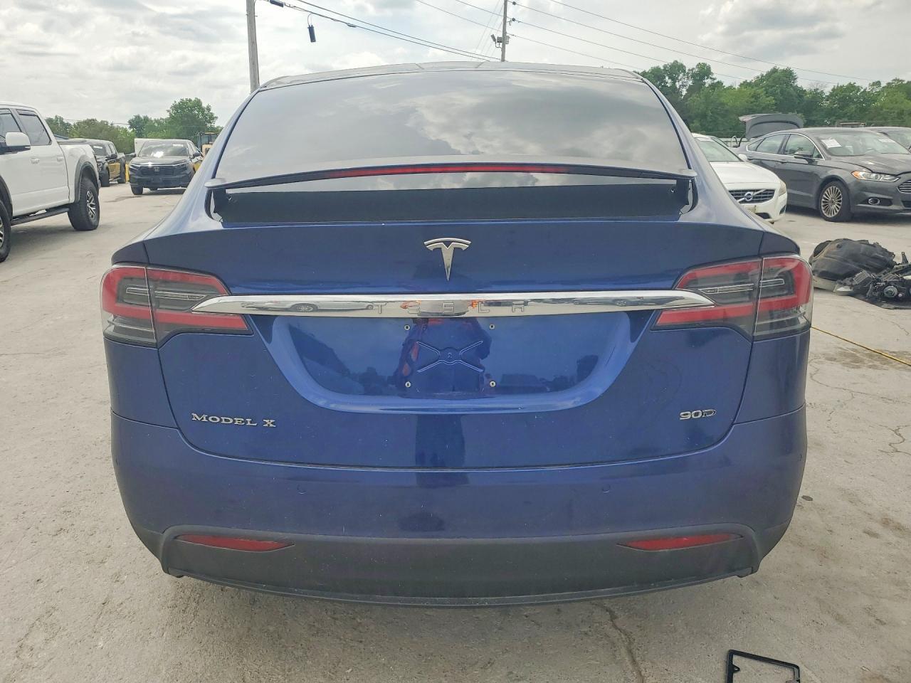 2016 Tesla Model X - Фото 6