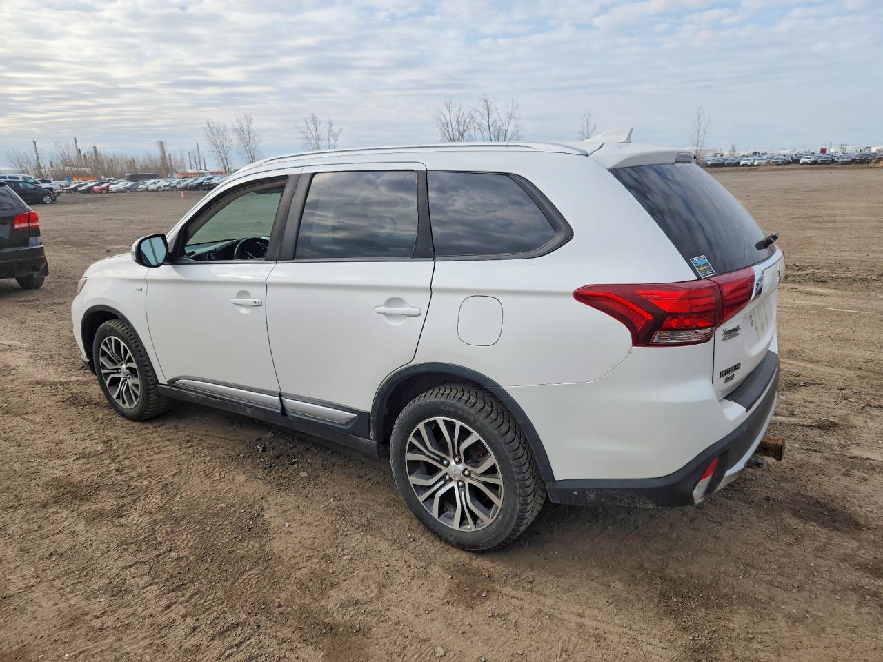 2018 Mitsubishi Outlander Se - Image 2